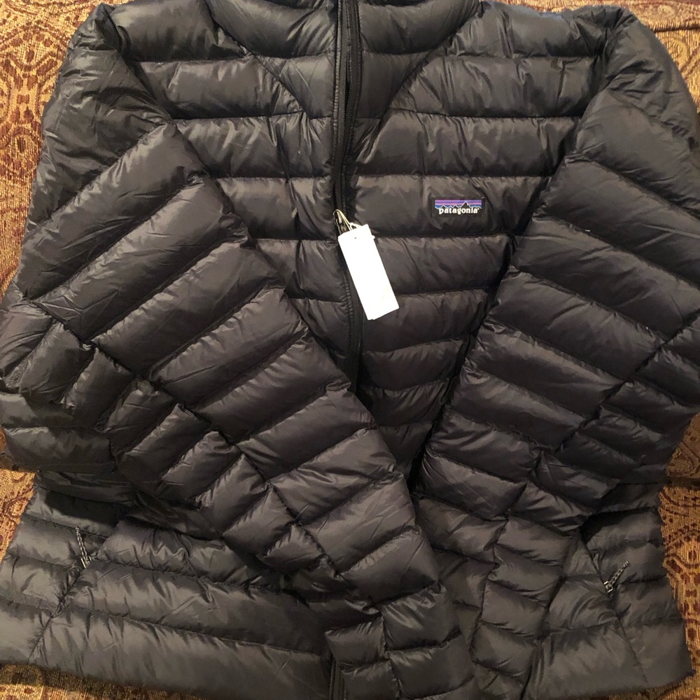Men’s Patagonia—— Brand New—- Down Sweater Jacket—Black in Color